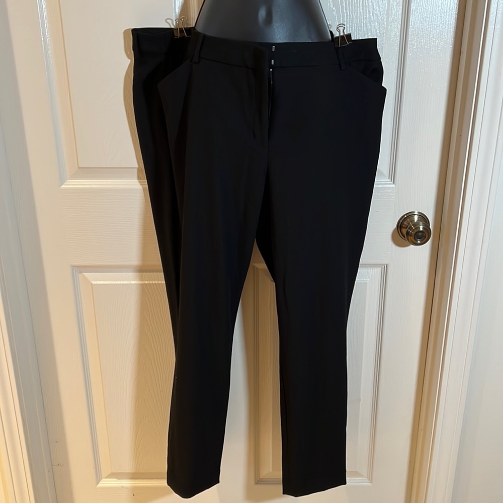 NWOT Skinny mid rise black pants 18R stretch